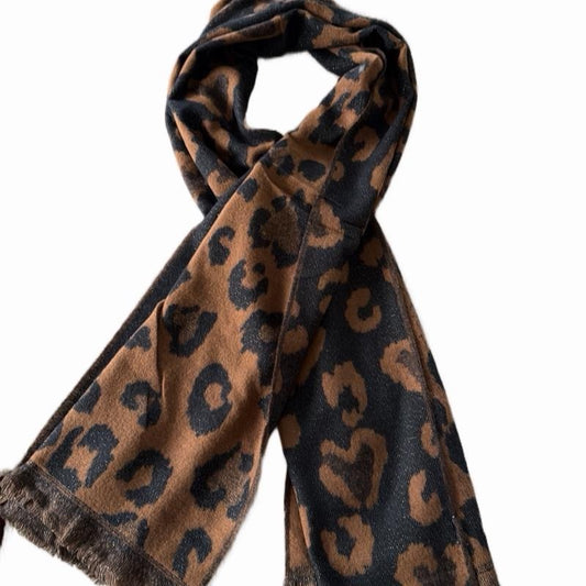 Écharpe Motif Léopard Cœur en 80% Viscose et 20% Fibre Métallisée 70 x 200 cm pour un Style élégant