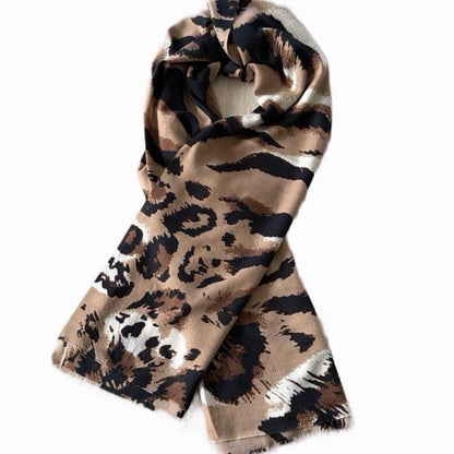 Écharpe motif léopard en tissu doux et élégant pour toutes les occasions