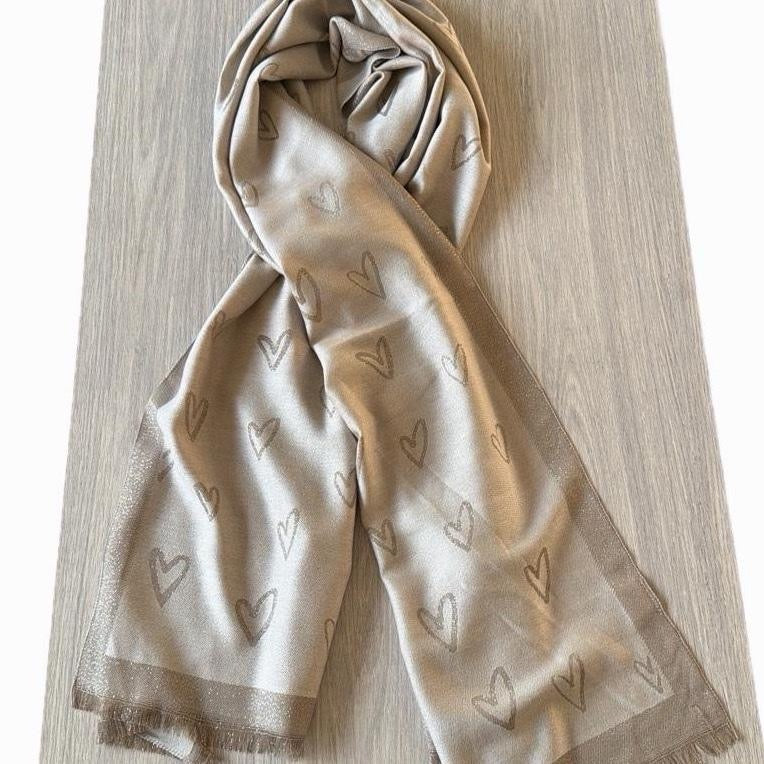 Écharpe Beige Motifs Cœurs Brillants 80% Viscose 20% Fibre Matérialisée 67x190 cm Idéale pour Divers Looks