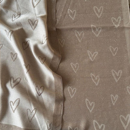 Écharpe Beige Motifs Cœurs Brillants 80% Viscose 20% Fibre Matérialisée 67x190 cm Idéale pour Divers Looks